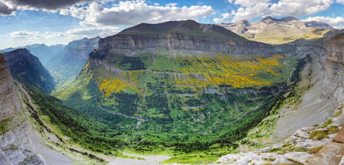Preview: Panorama of the beautiful Ordesa Valley