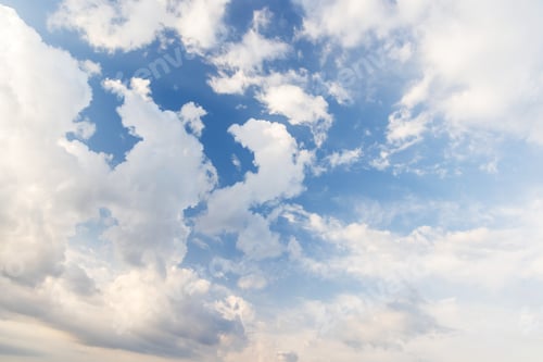 Preview: Scenic view of the sky with clouds
