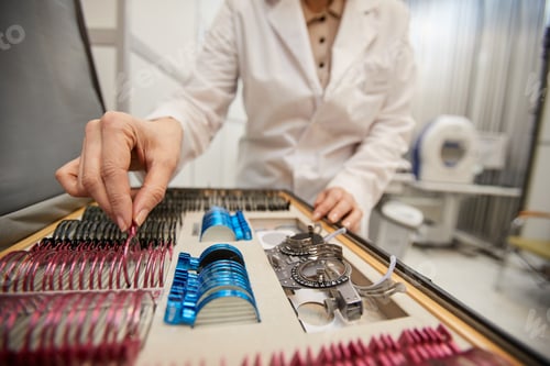 Preview: Choosing Lens for Glasses Fitting