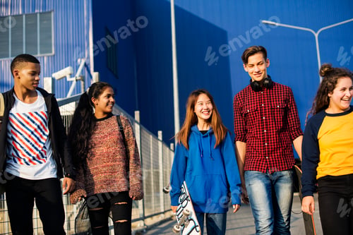 Preview: Group of school friends outdoors lifestyle