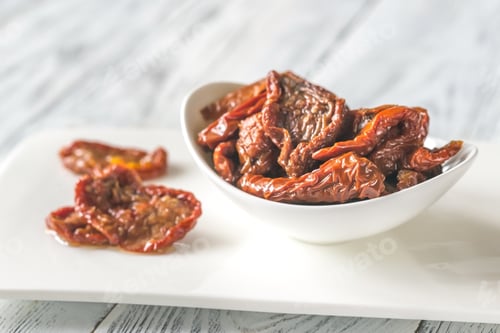 Preview: Bowl of sun-dried tomatoes