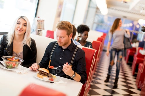 Preview: People in diner