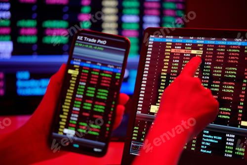Preview: Analyzing Stock Market Data on Multiple Screens