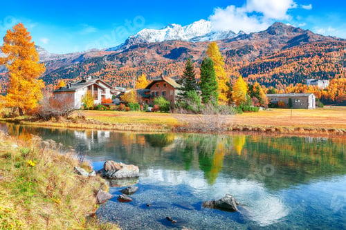 Preview: Spectacular autumn scene of Sils im Engadin (Segl) village and Sils Lake (Silsersee).
