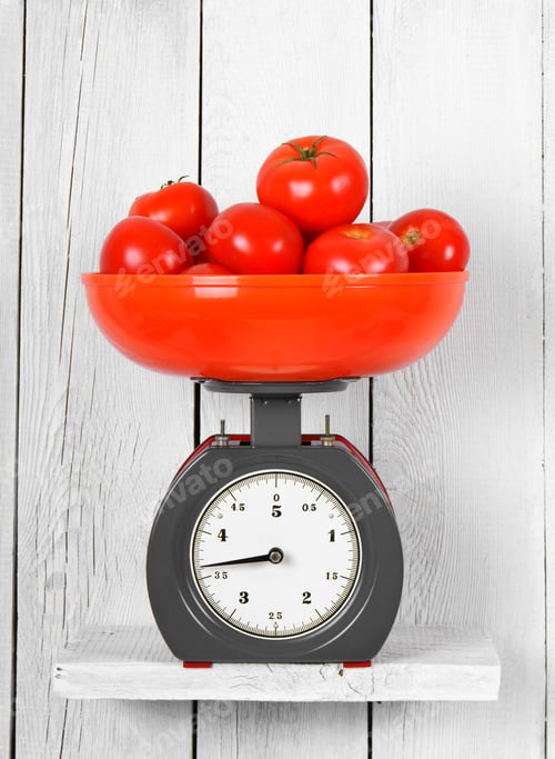 Preview: Tomatoes on scales