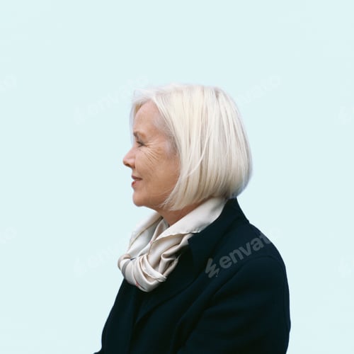Preview: Portrait of a senior woman