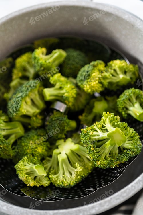 Preview: Steamed broccoli