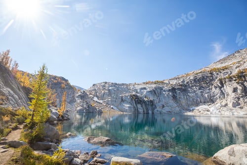Preview: Alpine lake