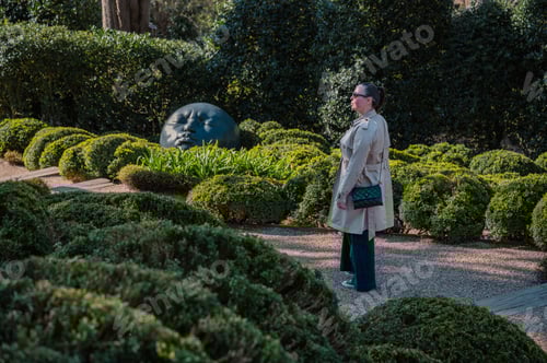 Preview: Woman in Jardins d'Etretat