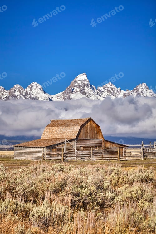Preview: Teton mountain range with Moulton Barn in the Grand Teton Nation