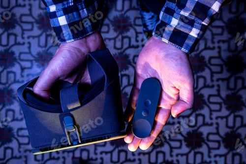 Preview: close-up of hands with virtual reality glasses