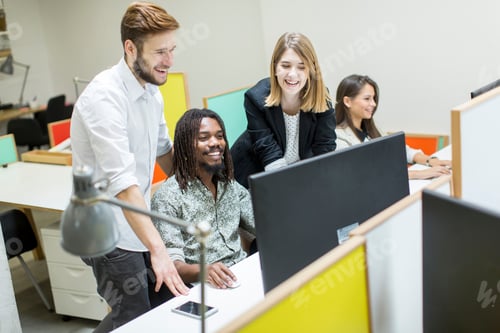 Preview: Multiethnic people in the office
