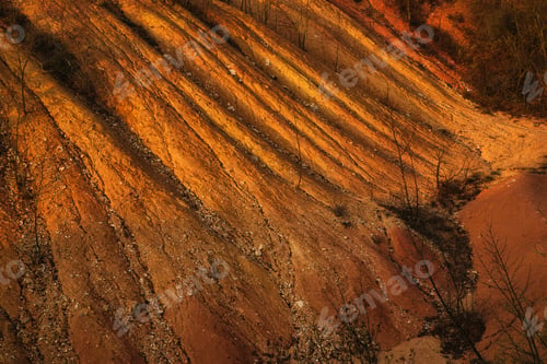 Vista previa: Abandoned open-pit bauxite mine