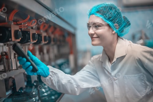 Preview: Water production team uses barcode scanners to ensure accurate bottle arrangement under guidance