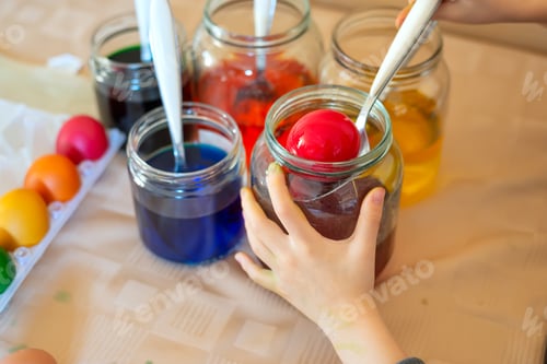 Preview: Painting Easter eggs