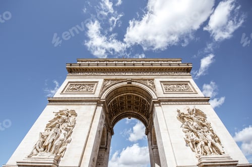 Preview: Cityscape view of Paris