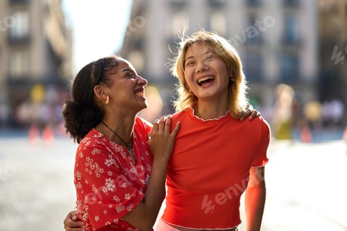 Preview: Lesbian couple having fun in the city