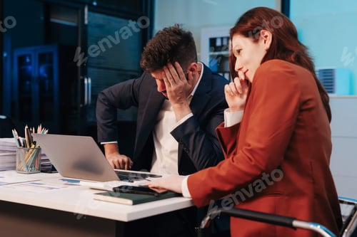 Vista previa: Business team are under stress from working for poor work,