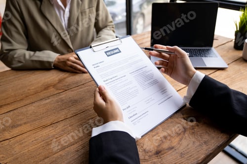 Preview: HR manager interviewing job applicants Successful job interviews work history Recruiters or managers