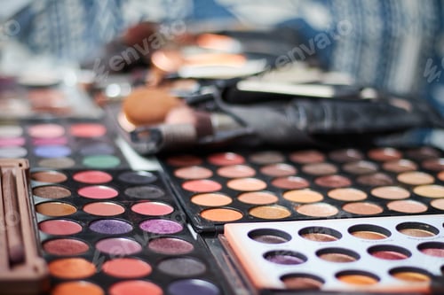 Preview: Closeup shot of the colorful makeup palette