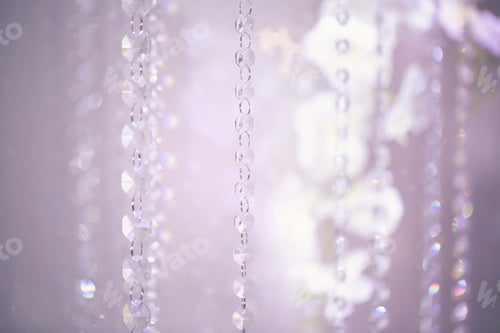 Preview: Wedding decor made of white flowers and sparkling beads