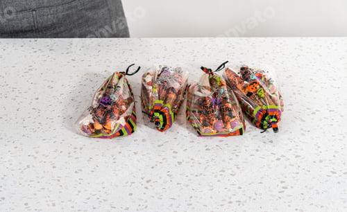 Preview: Halloween chocolate-covered pretzel rods