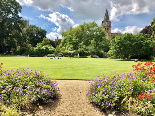 Preview: Beautiful gardens and cathedral at Oxford university