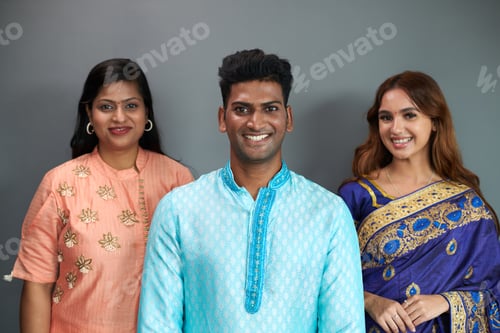 Preview: Indian People in Traditional Costumes