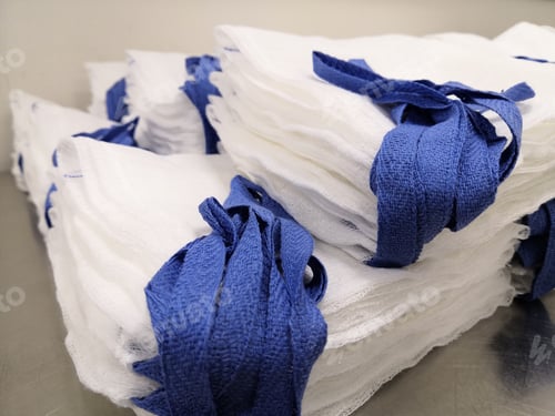 Preview: Surgical Raytec Sponges Folded