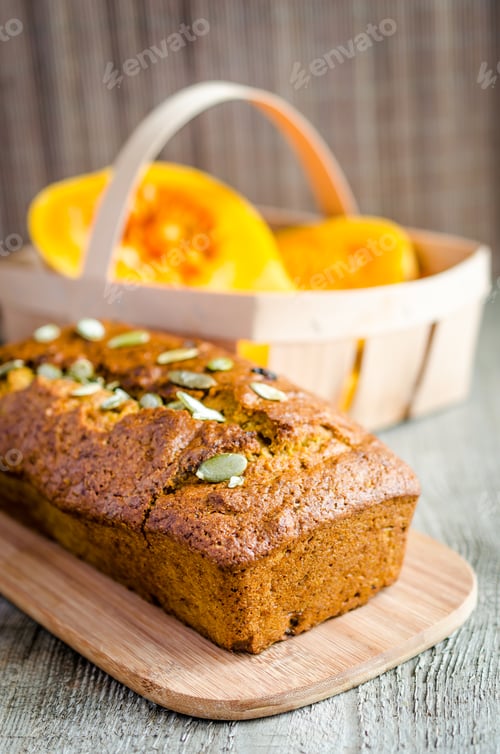 Preview: Loaf of pumpkin bread
