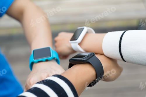 Preview: Friends using smart watch together