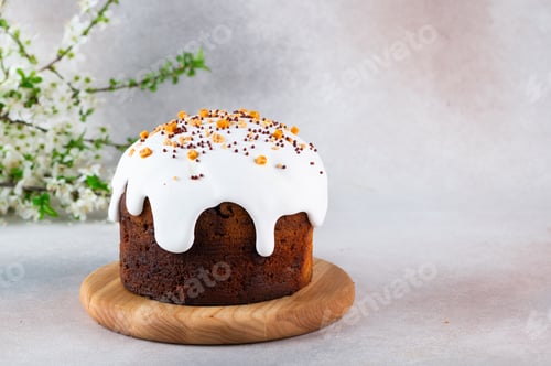 Preview: Traditional ukrainian easter cake with marshmallow glaze. Cottage cheese paskha. Easter table with t