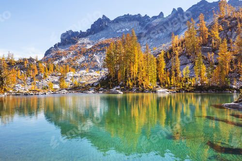 Preview: Alpine lake