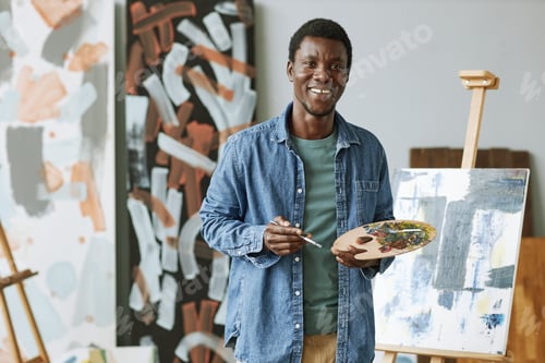 Preview: Young successful and talented artist with color palette