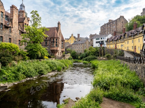 Preview: Water of Leith walkway in Edimburgh city