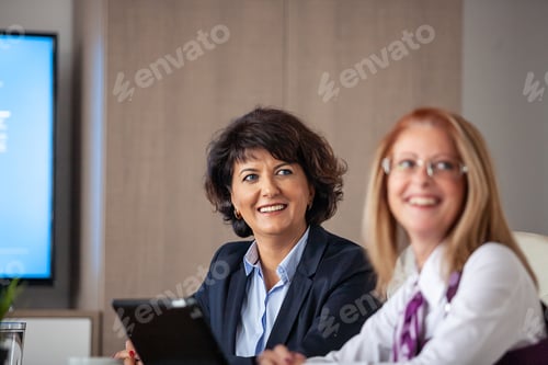 Preview: Succesful enterprenours and business people in conference room