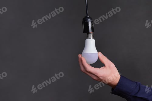 Preview: Installation of an LED lamp