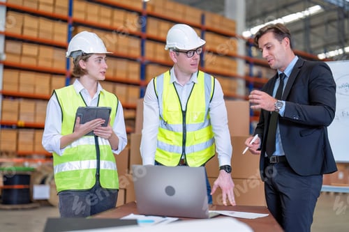 Preview: Group of worker working in warehouse