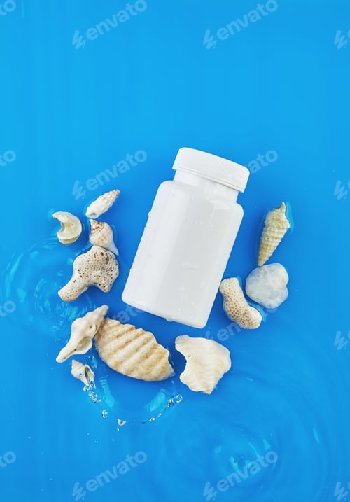 Preview: Jar mockup on blue background in water with waves and seashells