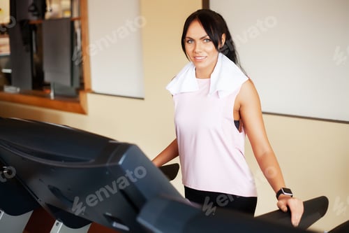 Preview: Young woman workout in gym healthy lifestyle