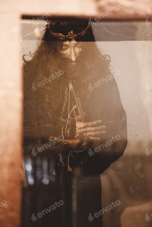 Preview: Vertical shot of a Jesus Christ statue