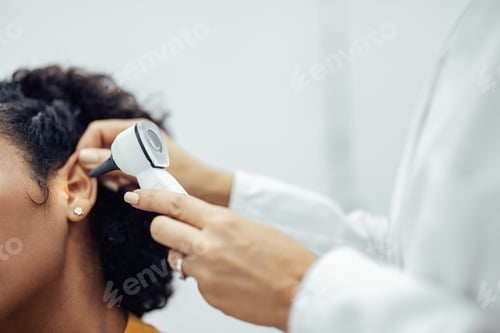 Preview: Ear examination, close-up.