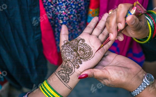 Preview: Hand art