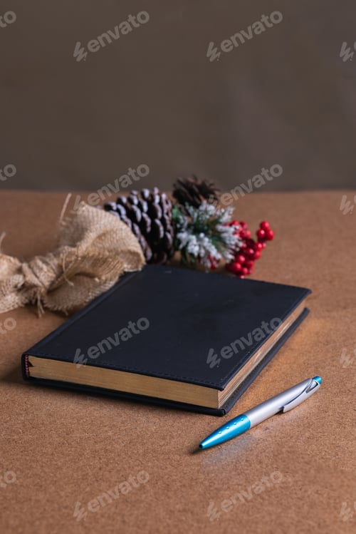 Preview: agenda and pen to take notes
