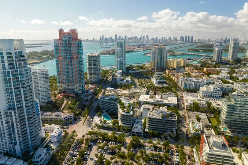 Preview: American southern architecture of Miami Beach