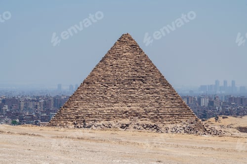 Preview: Scenic view of a pyramid in Giza Necropolis in Egypt
