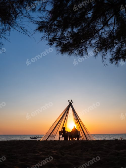 Preview: Dinner at the beach