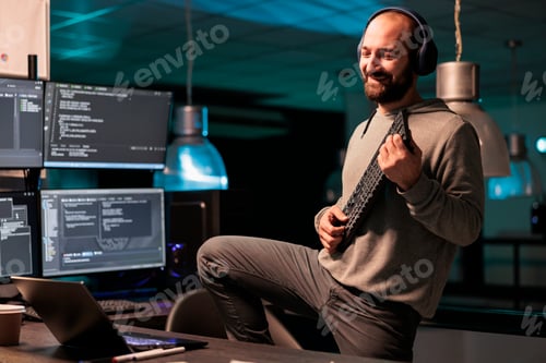 Preview: App developer singing and playing guitar with keyboard