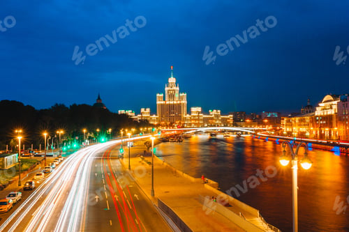 Preview: Panoramic view of Moscow landmark during sunset from Zaryadye Park