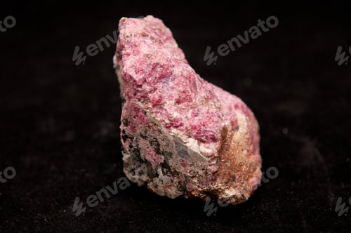 Preview: eudialyte mineral sample